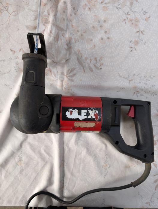 Продавам саблен трион Flex