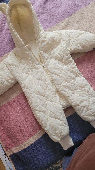 Продам весеннюю детскую куртку