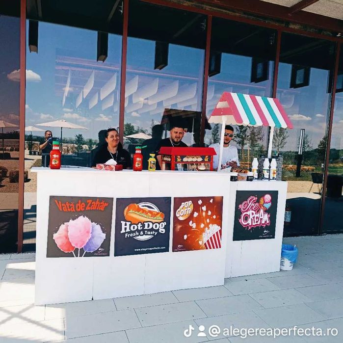 Toneta de limonada , vata de zahar , clătite , pop corn , hott dog