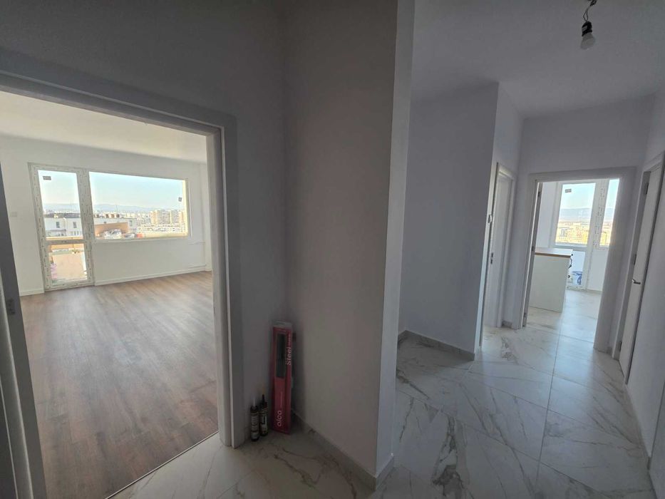 Тристаен апартамент в Надежда 2