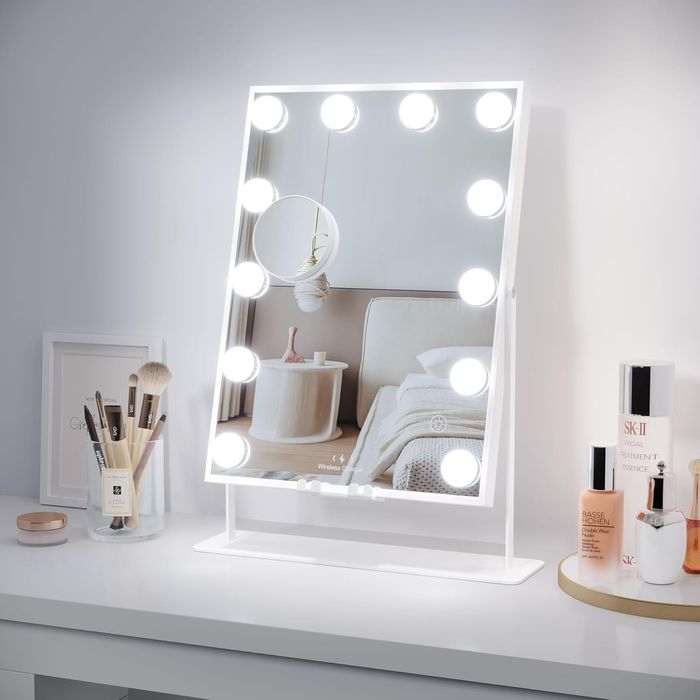 Гримьорско огледало Холивуд с вградено осветление, bluetooth, зарядно