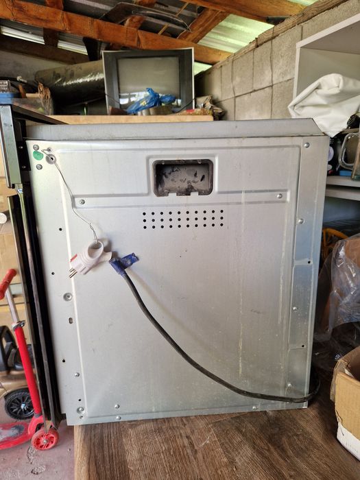 Продам духовой шкаф встроенный