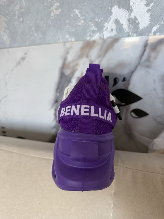 Продам кросовки