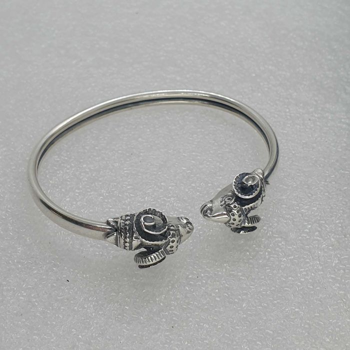 Нова масивна сребърна гривна