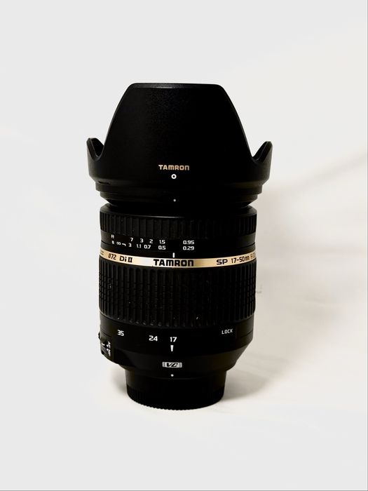 Nikon D5300 + 50mm 1.8G + Tamron 17-50 F2.8 +зарядно и грип