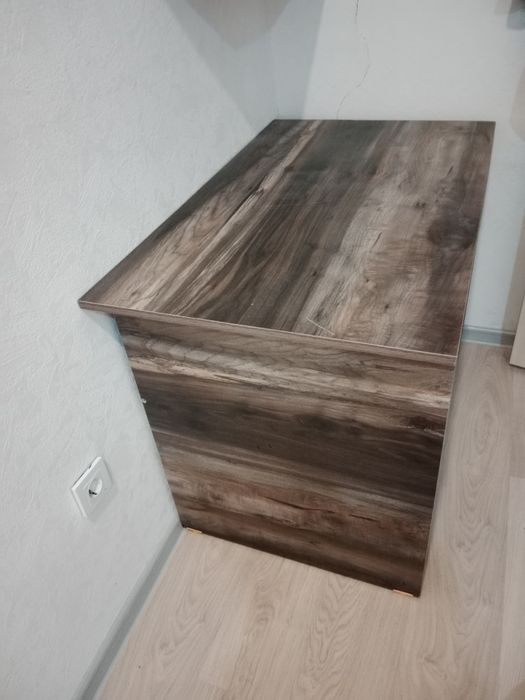 Продам письменный стол