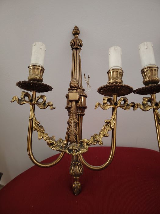 Superbă pereche de aplice în stilul francez Empire ,piese cu o lucrătu