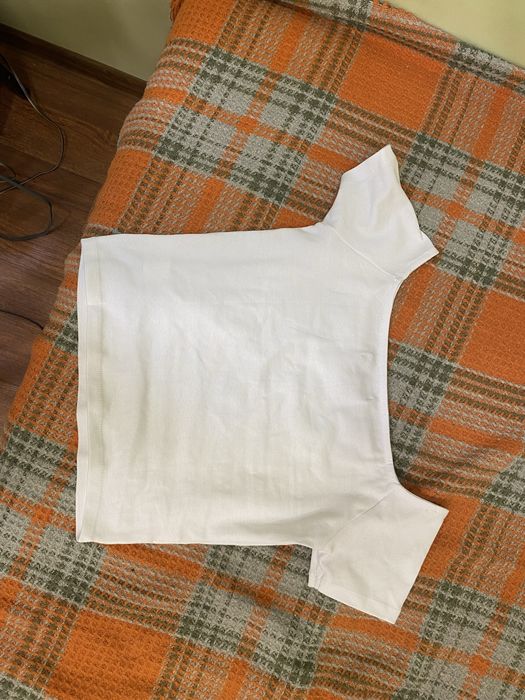 топик с открытыми плечами