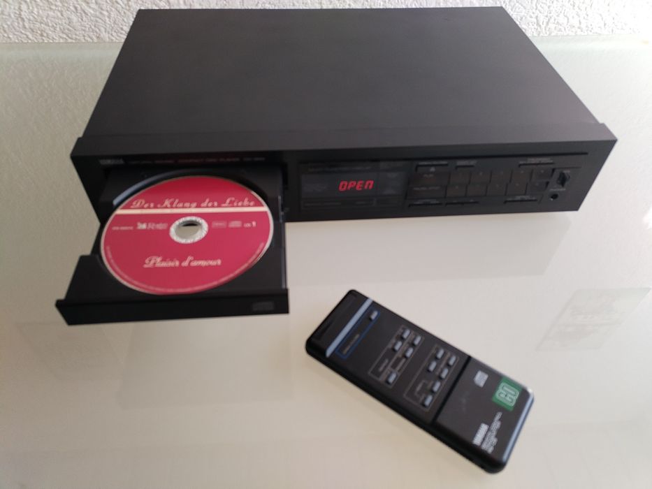 Vând un CD-player Legendar, Yamaha CD-500 din celebra serie Natural Sound