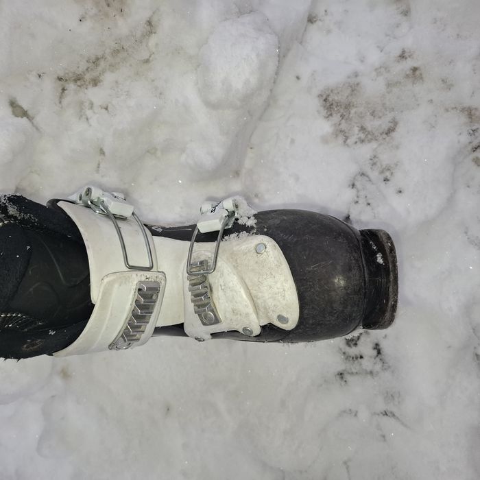 Schiuri copii baieti fete 110 ,clăpari 30 32 și bețe