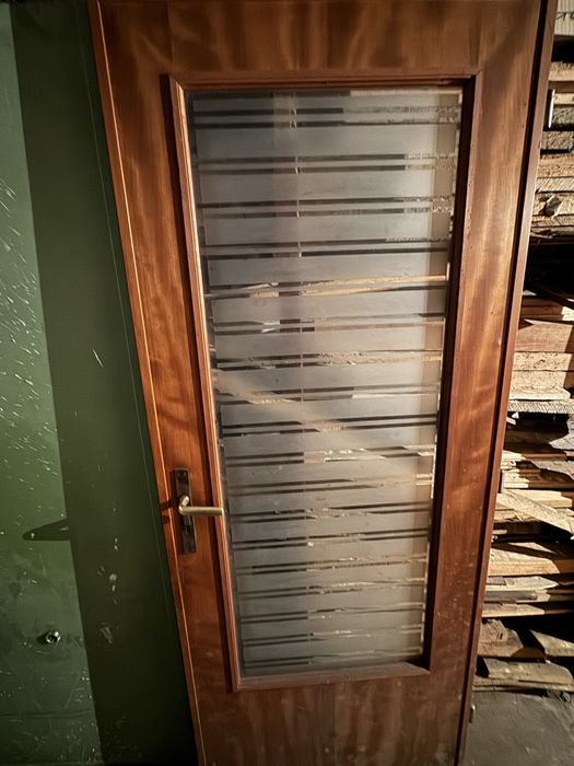 Масивни  плътни дървени врати, ретро, месингов  обков