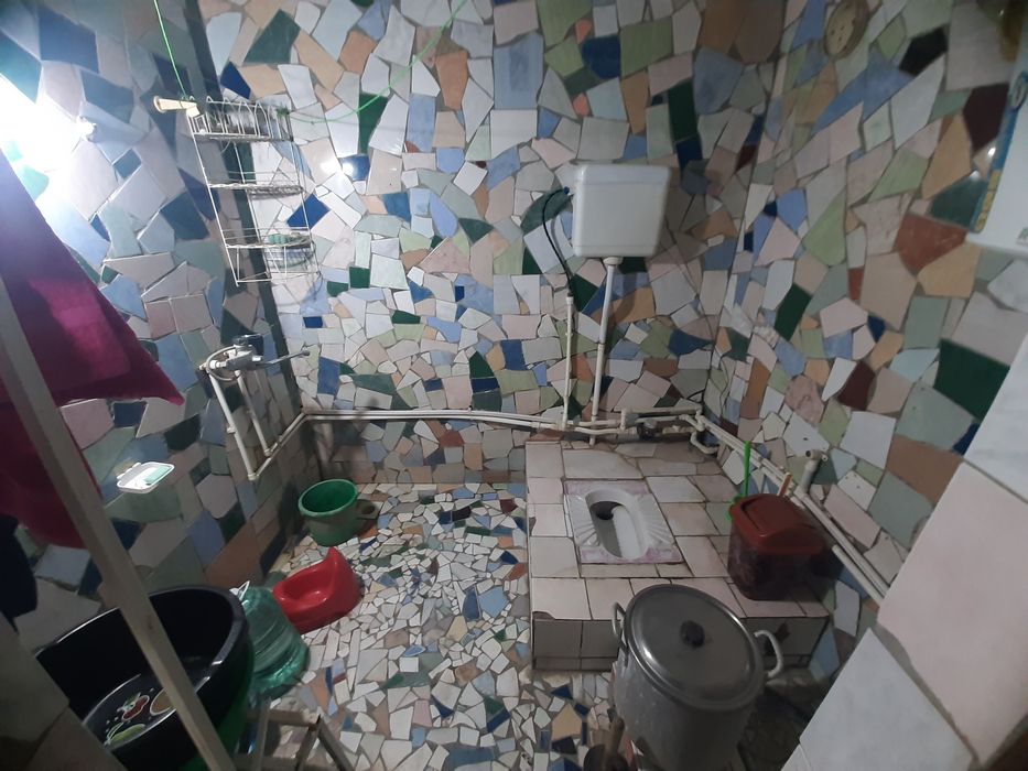 Eski Med.Institut yonida tayyor hovlicha sotiladi