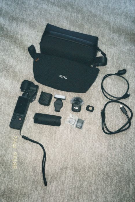 DJI Osmo Pocket 4 Creator Combo