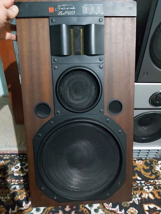 Elektronika 25ac033 sotiladi