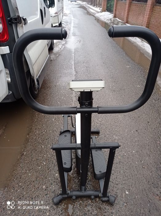 Oferta bicicleta eliptica fitness magnetica Domyos 330 lei