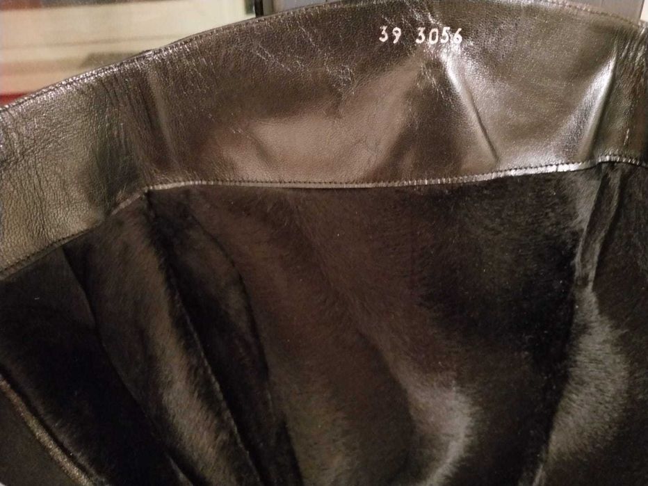 Продам зимние Сапоги.