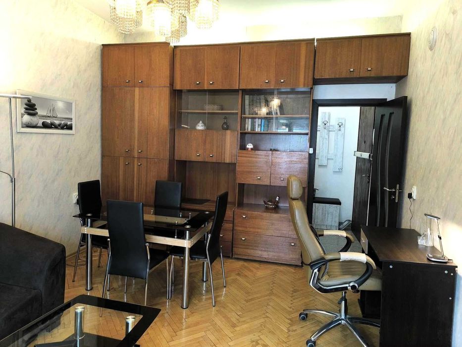 Дава се под наем Двустаен апартамент в София, Център - 56 кв.м за 714 € - Снимка #3