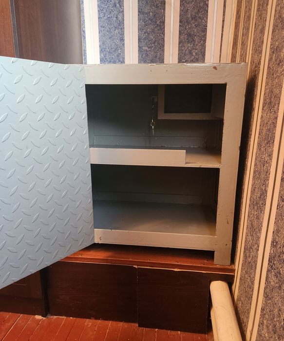 Сейф  советский железный