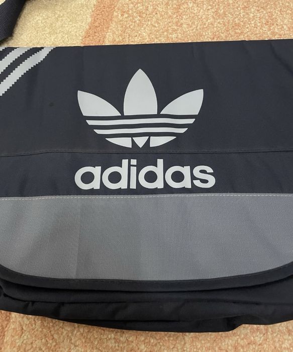 Nou! Geanta laptop / de umar Adidas