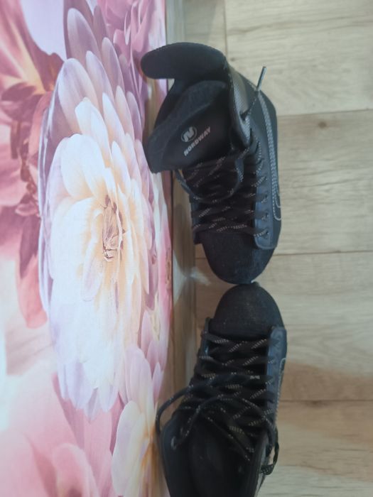 Продам коньки детские