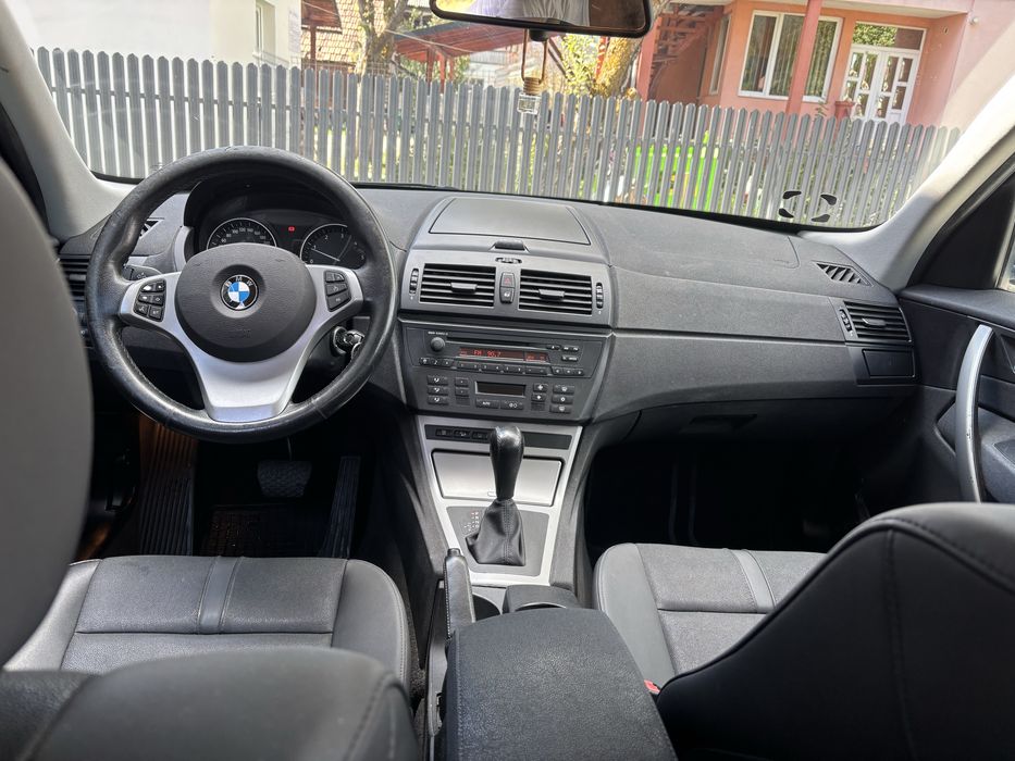 BMW X3.