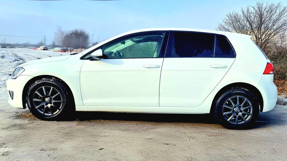 Volkswagen Golf VW Golf 7 1.2 TSI BlueMotion – întreținut – carte service – Germania