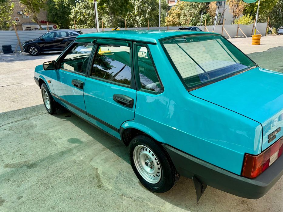 Автомобиль Ваз 21099