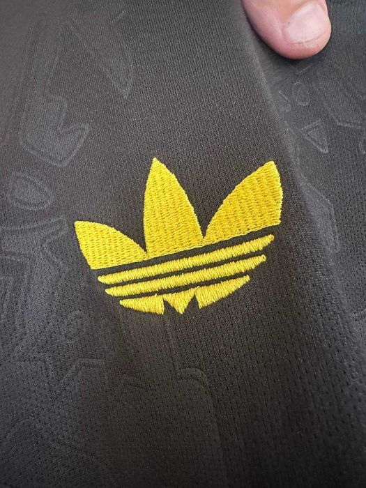 Оригинална adidas Manchester United тениска 2025/26