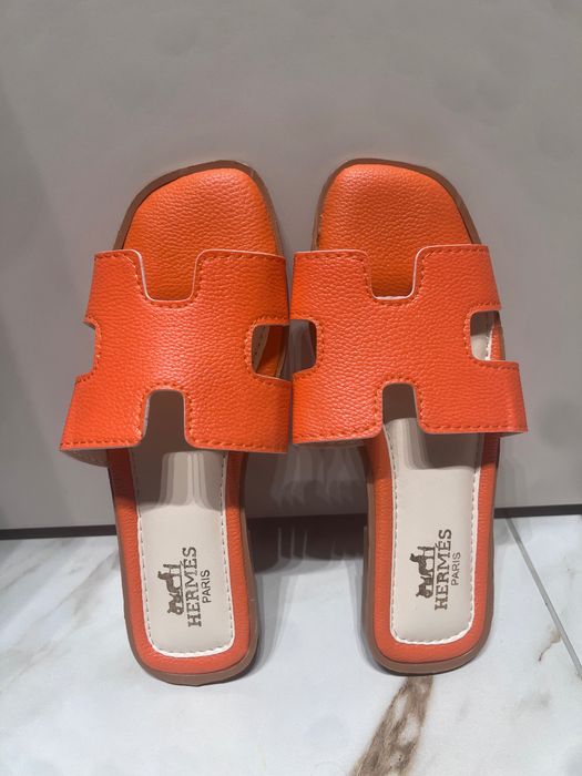 Лятни чехли Hermes