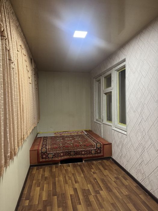 Chirchiq 8-mikr 2 xonali kvartira 56m² remont bilan