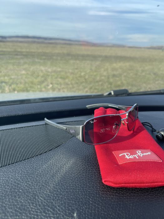 Vand Ochelari de soare Ray-Ban originali – model metalic rectangular