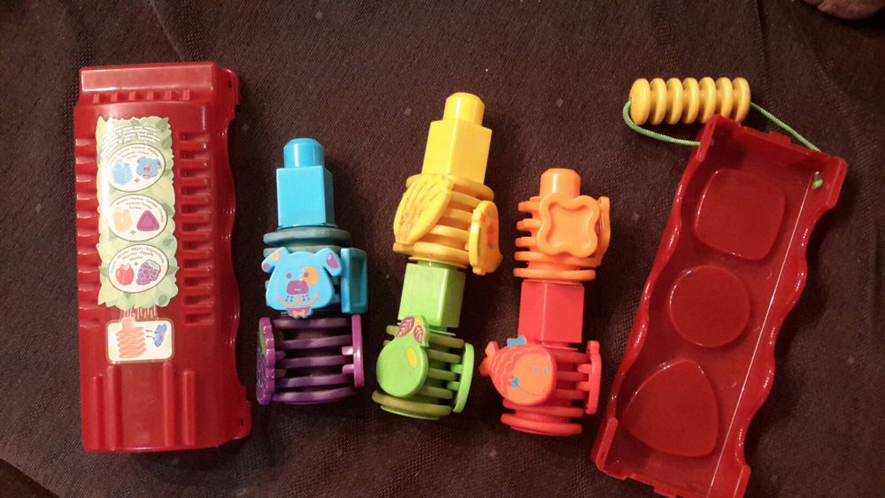 Развивающий конструктор Mega Bloks.