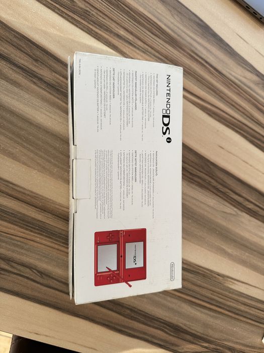 Nintendo DSi nou la cutie nefolosit rosu