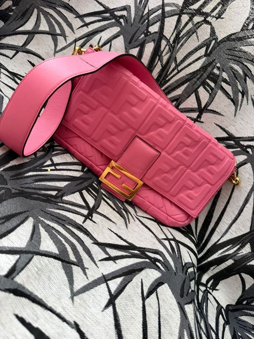 Fendi Baguette® Medium