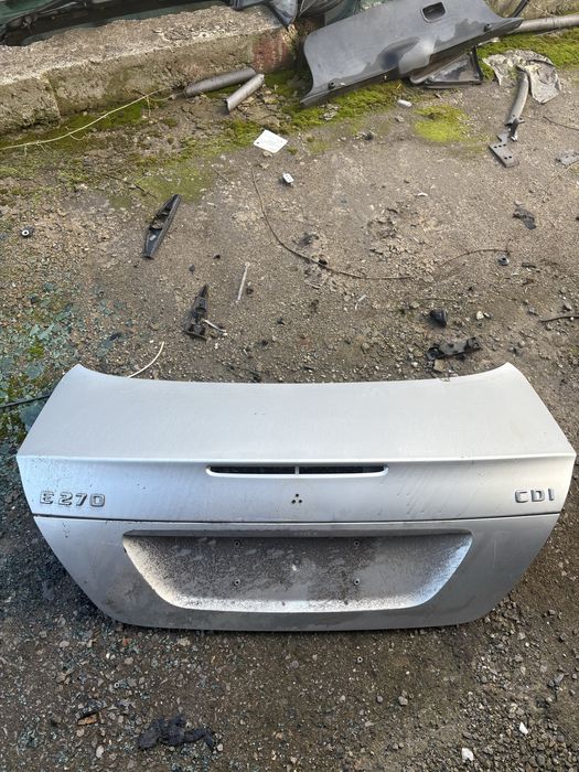 Заден капак за Mercedes Е-класа W211 2005год.
