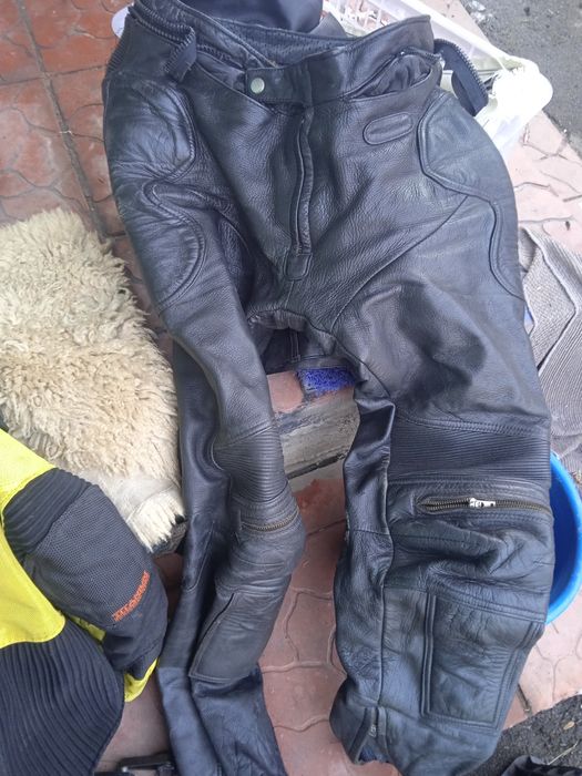 Кожаные Штаны и куртка icon