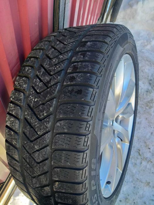 Doua Anvelope Iarna Pirelli SottoZero 3 245 45 R18 ci260