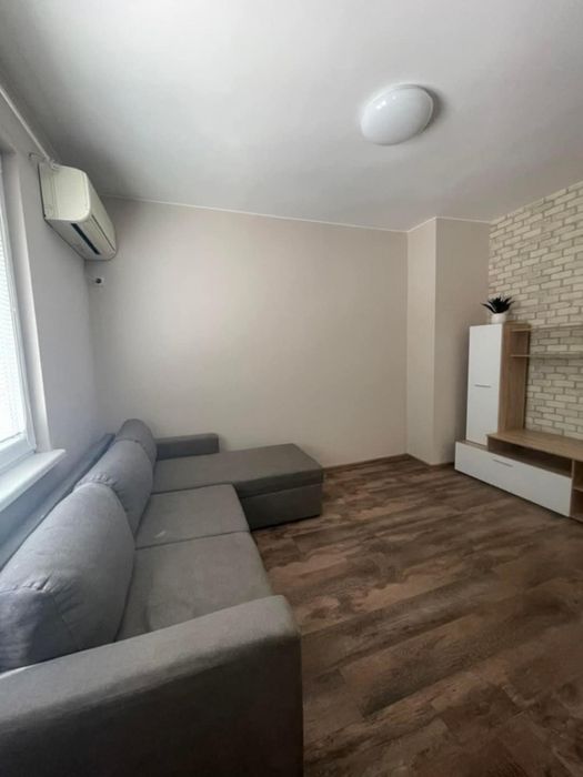 Дава се под наем Едностаен апартамент в Търговище, Център - 50 кв.м за 255 € - Снимка #1