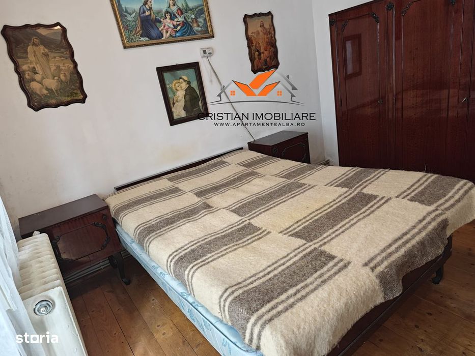 Apartament 3 camere decomandat, etaj 2,  Cetate-Liceul Sportiv!