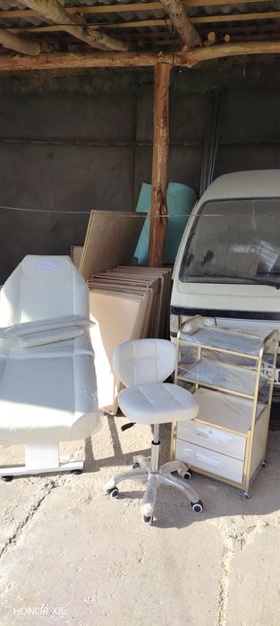 Kushetka  etajerka stul