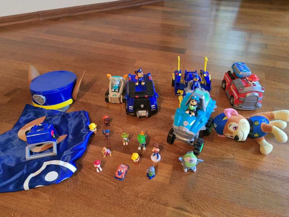 Diverse jucarii,figurine,masinute,costum,plus Paw Patrol de la 50 RON