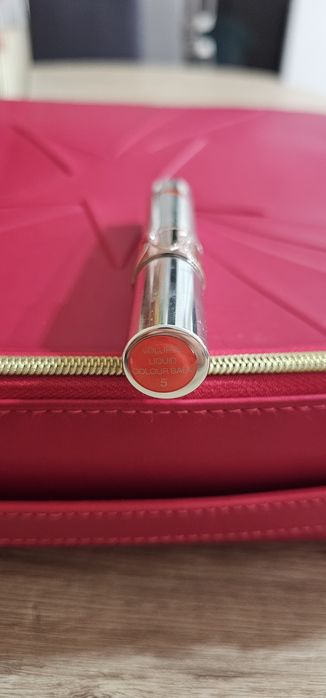 Balsam de buze lichid YSL Yves Saint Laurent Volupté Liquid Colour Balm 5, NOU