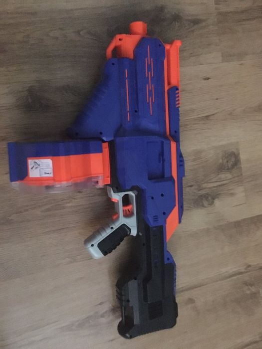 Нърф Инфинити с автоматична стрелба