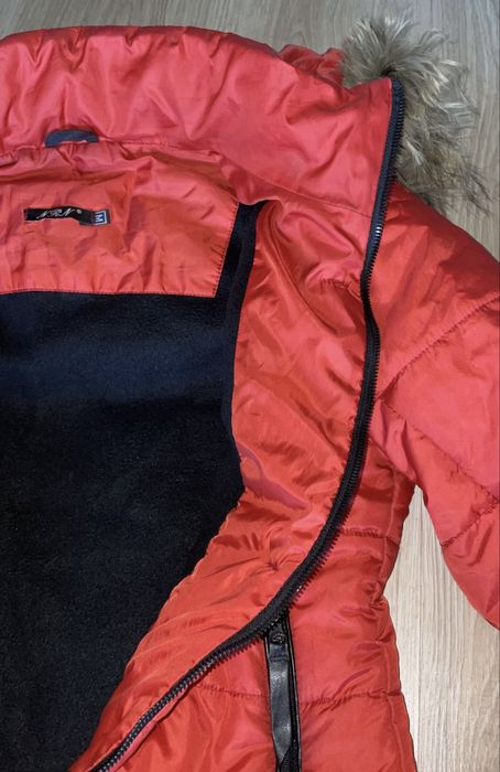 Червено дамско яке