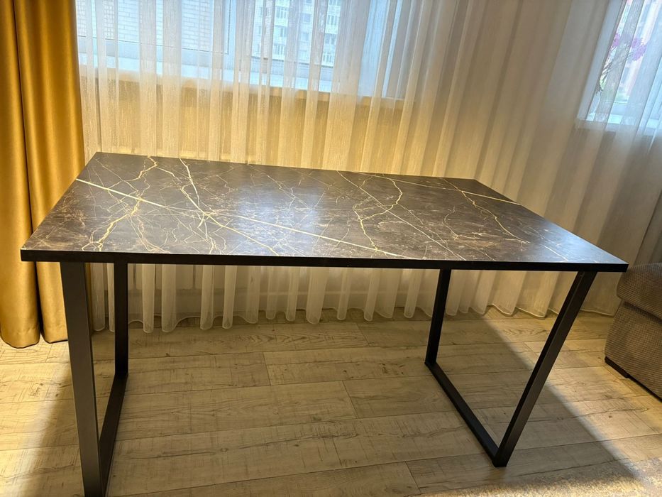 Продам стол отличном состоянии