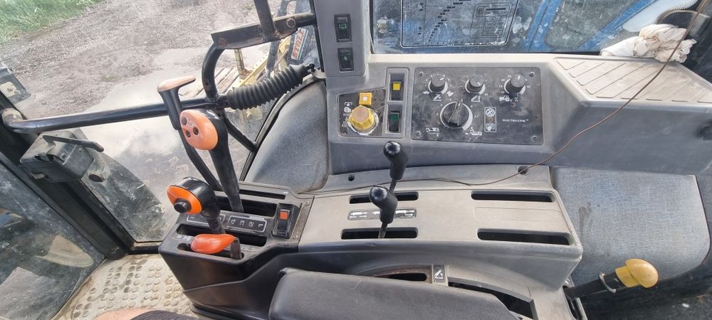 Ford 8340  New holland