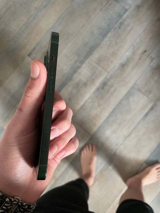 Iphone 13 зеленого цвета