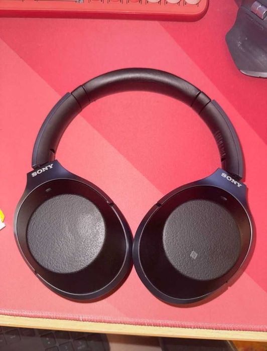 Casti Sony WH-1000XM2B cu Noise canceling