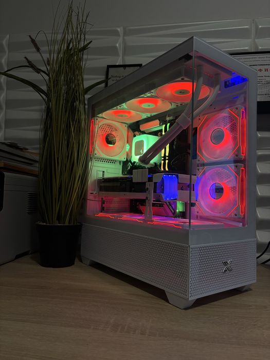 Бял геймърски компютър Ryzen 5800X/RX6950XT/Aio/16 Ram/512 ssd/1000W