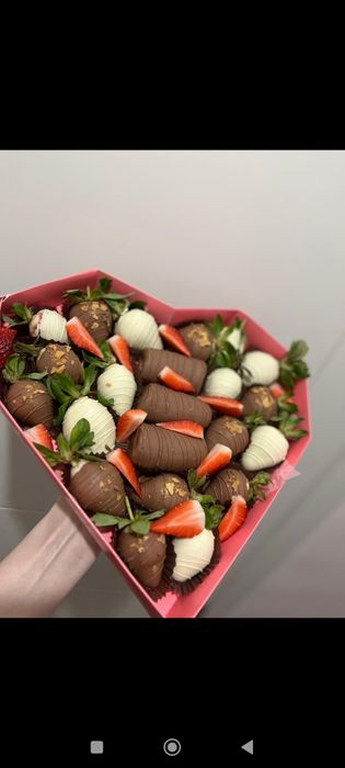 Клубника в шоколаде Киндер боксы